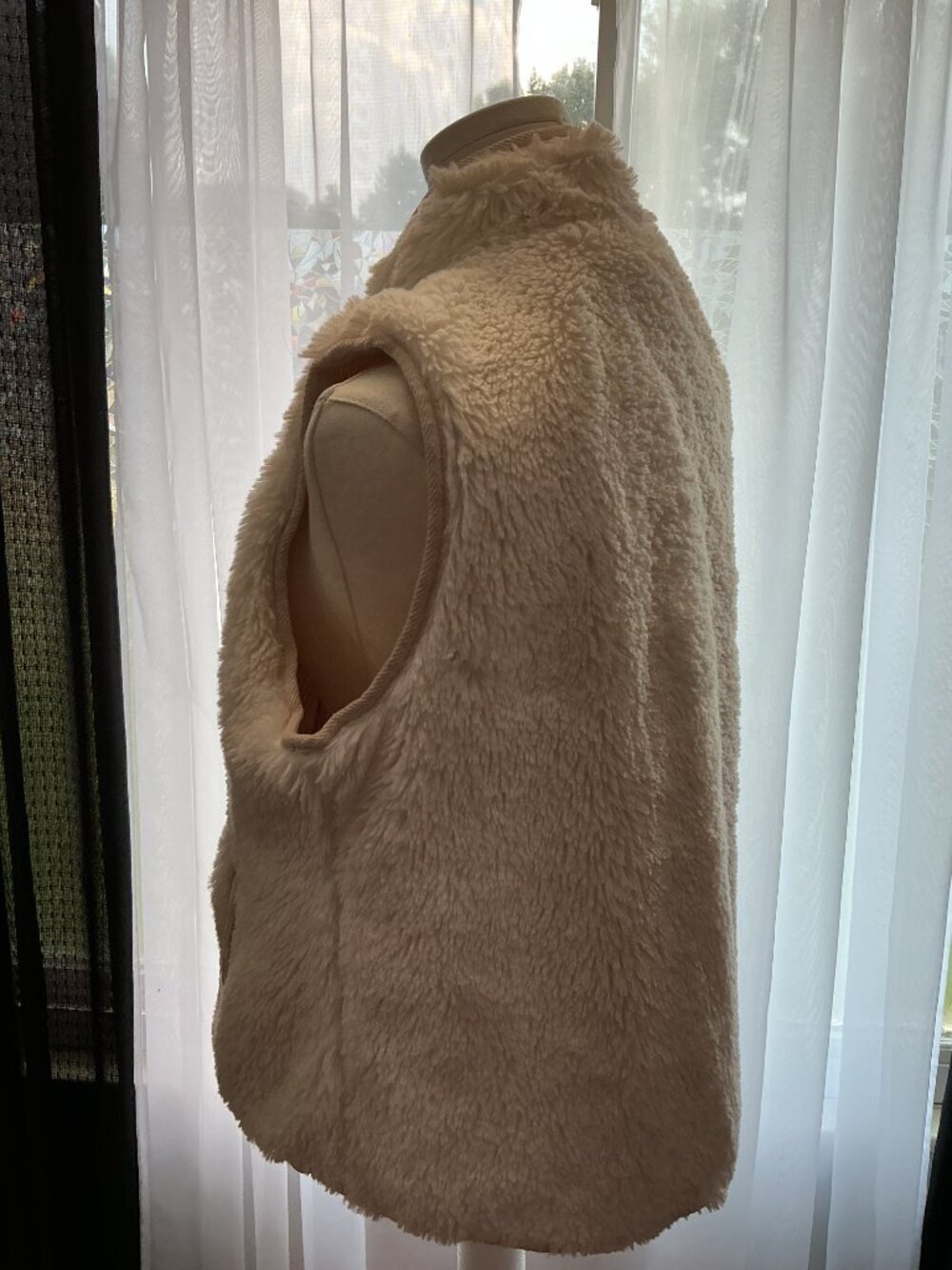 Thread & Supply Wubby Reversible Sherpa Quilted Vest Cream Beige Medium Full Zip - Picture 11 of 15